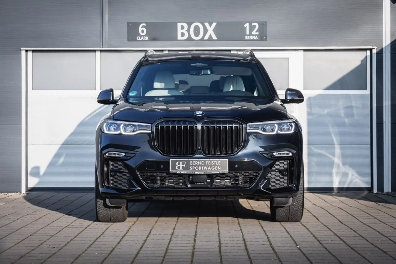 BMW X7 xDrive 40 i M Sport Schwarz - 1