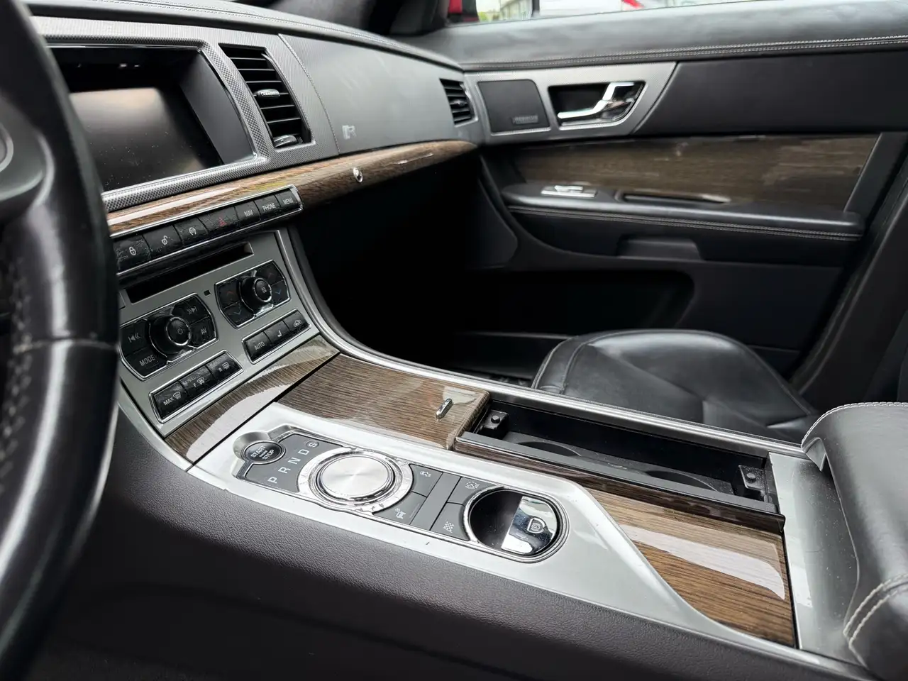 Jaguar XF fotografie Jaguar XF