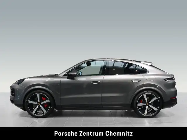 Porsche Cayenne view 2