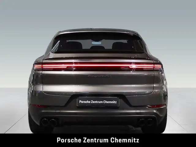 Porsche Cayenne view 5