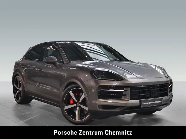Porsche Cayenne view 9