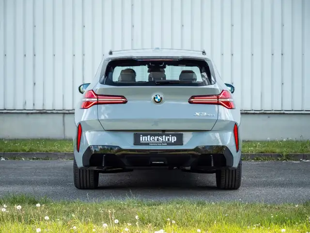 BMW X3 view 5
