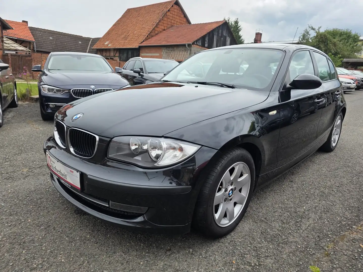 BMW 116 1 Lim. 116i  Klima Tüv Hu 11.2026 Schwarz - 1