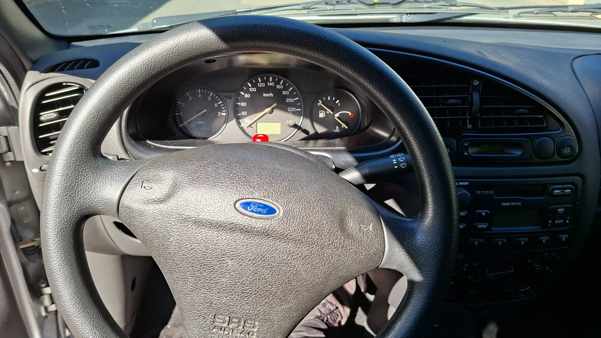 Ford Fiesta Fiesta Futura 2 Silber - 2