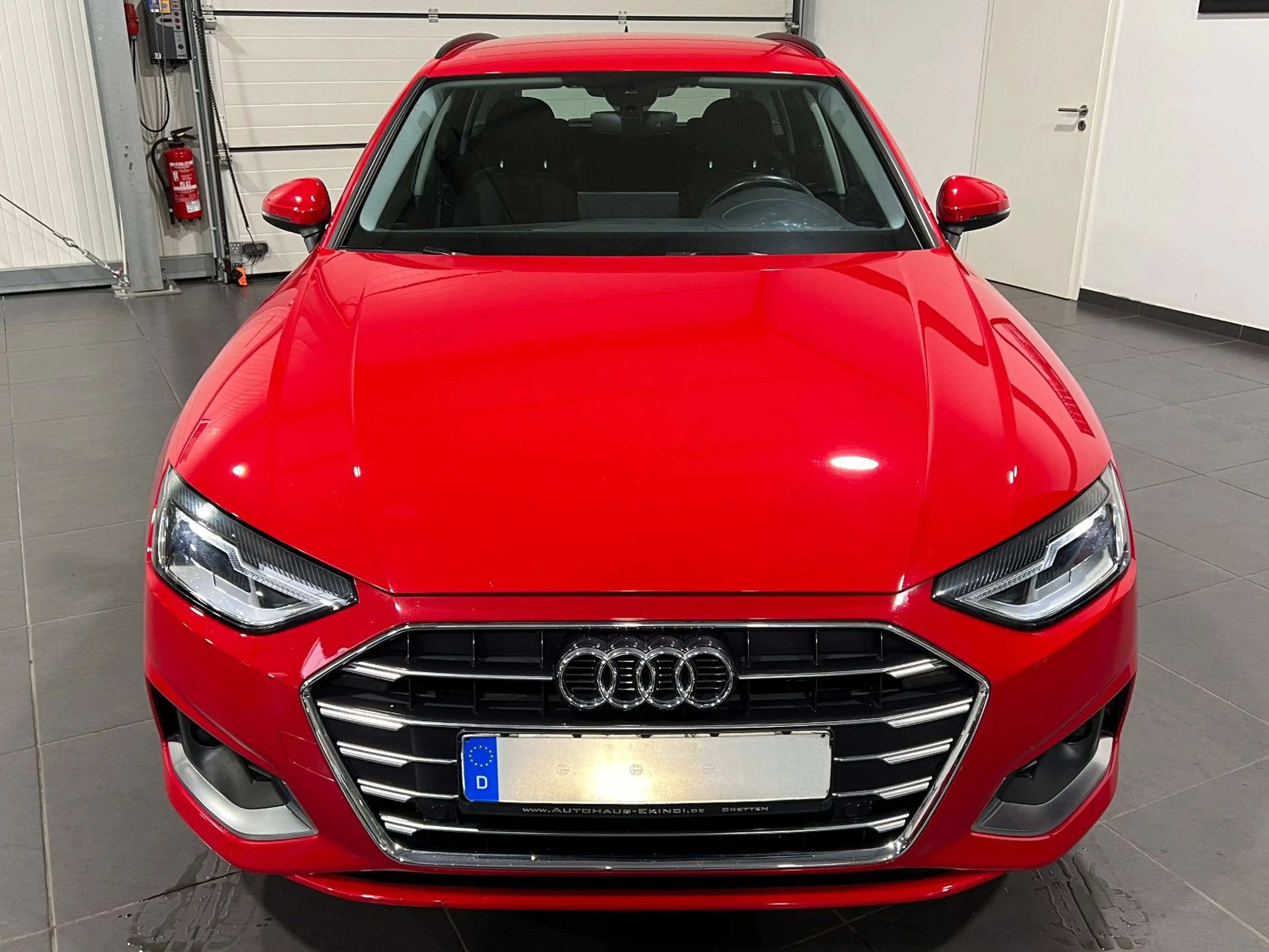 Audi A4 35 TDI Avant Automatik **Navi*LED*SHZ*PDC** — photo 4