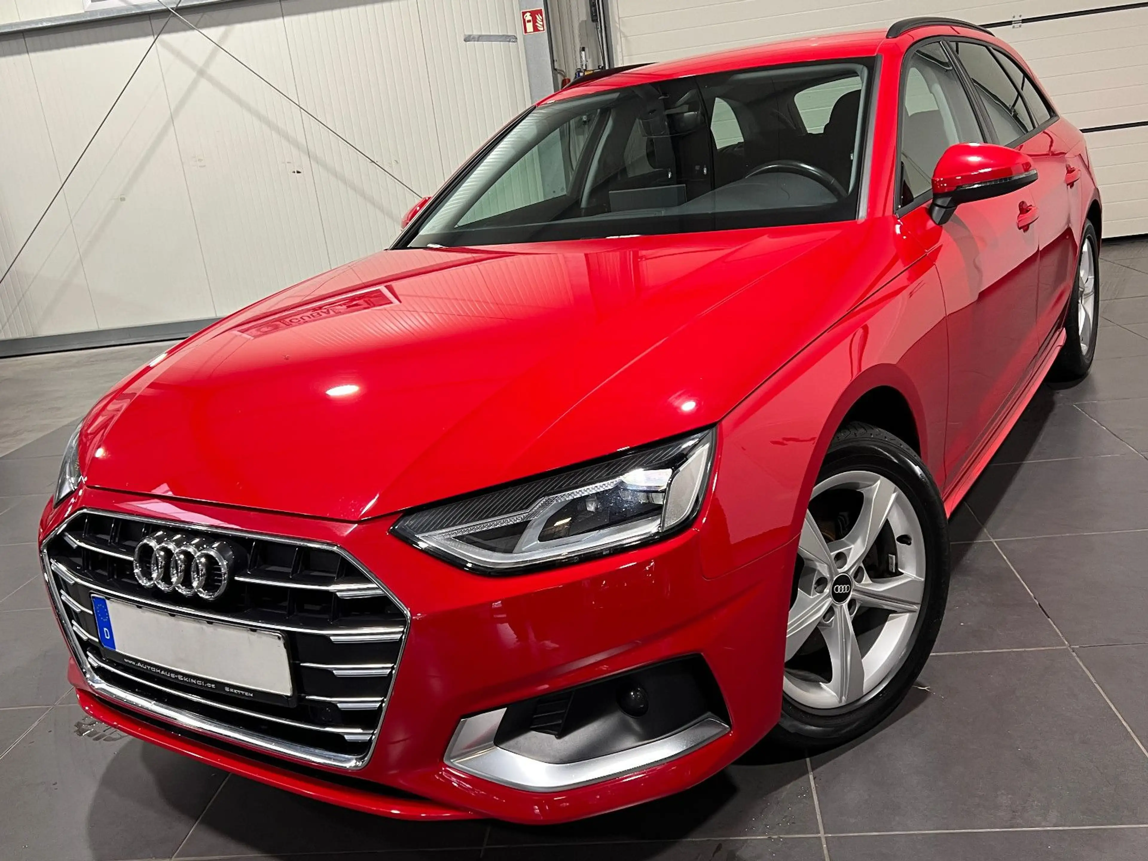 Audi A4 35 TDI Avant Automatik **Navi*LED*SHZ*PDC**