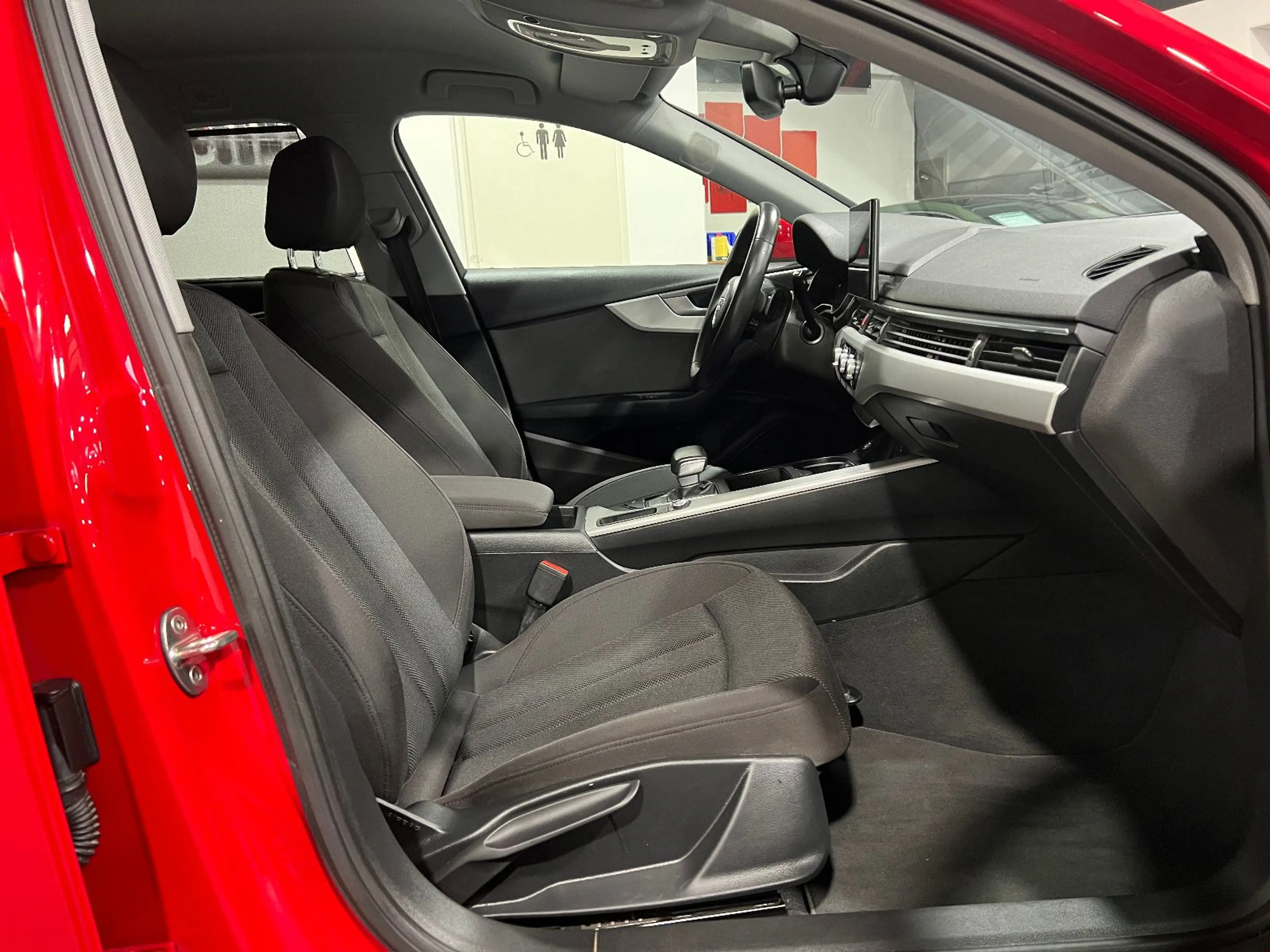 Audi A4 35 TDI Avant Automatik **Navi*LED*SHZ*PDC** — photo 15