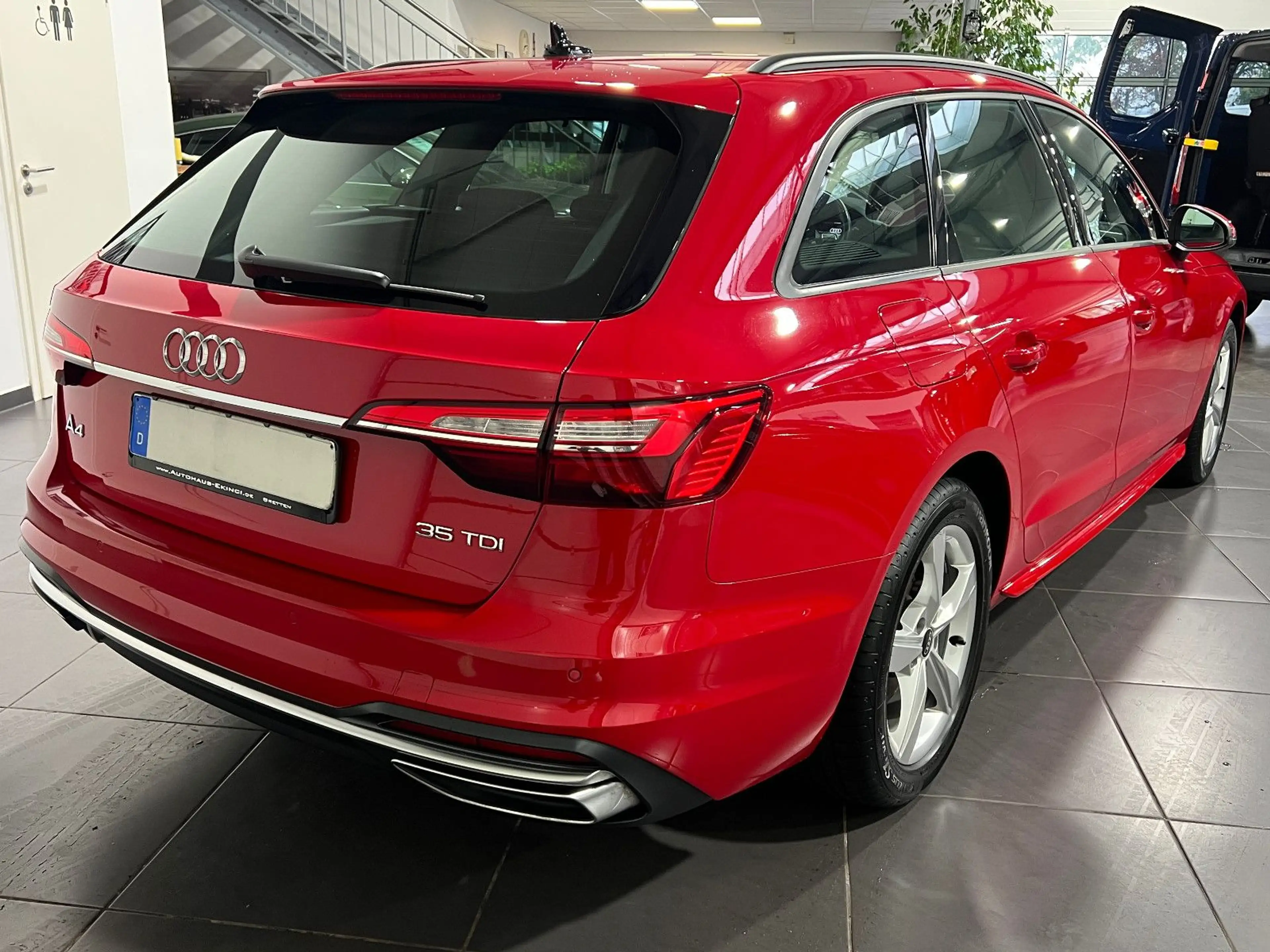 Audi A4 35 TDI Avant Automatik **Navi*LED*SHZ*PDC** — photo 7