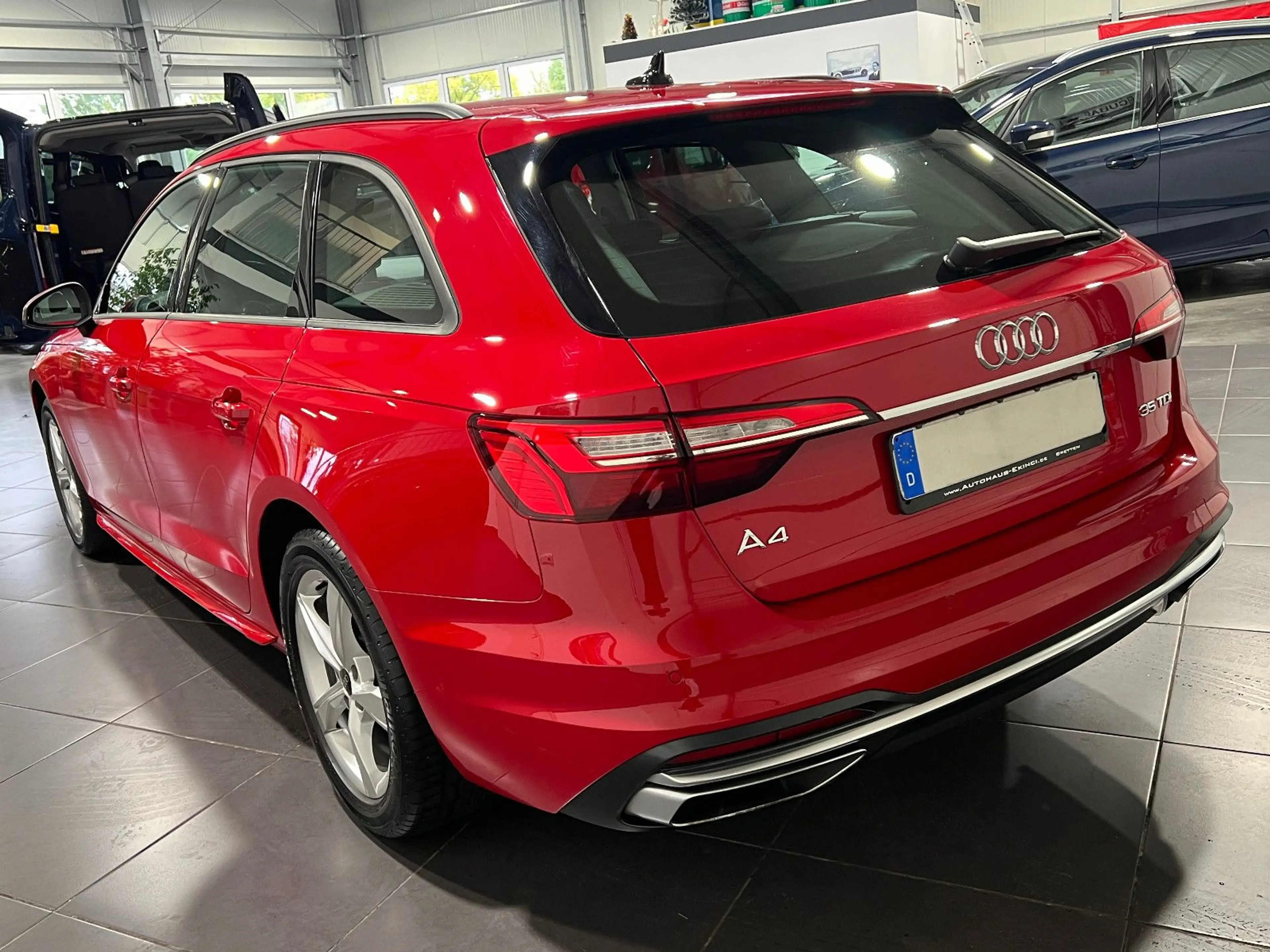Audi A4 35 TDI Avant Automatik **Navi*LED*SHZ*PDC** — photo 2