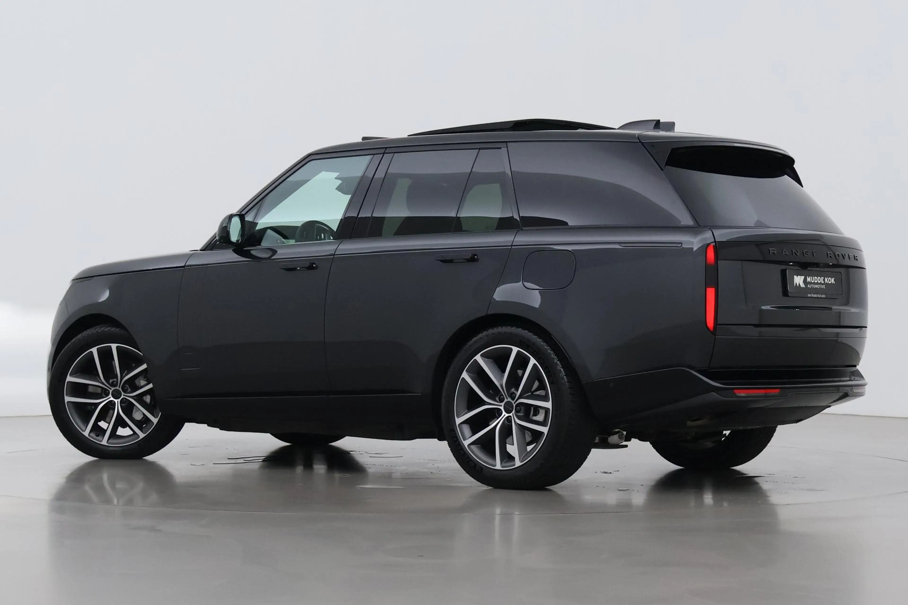 Land Rover Range Rover 3.0 P550e HSE | Meridian 3D | Shadow Exterior Pack — photo 2