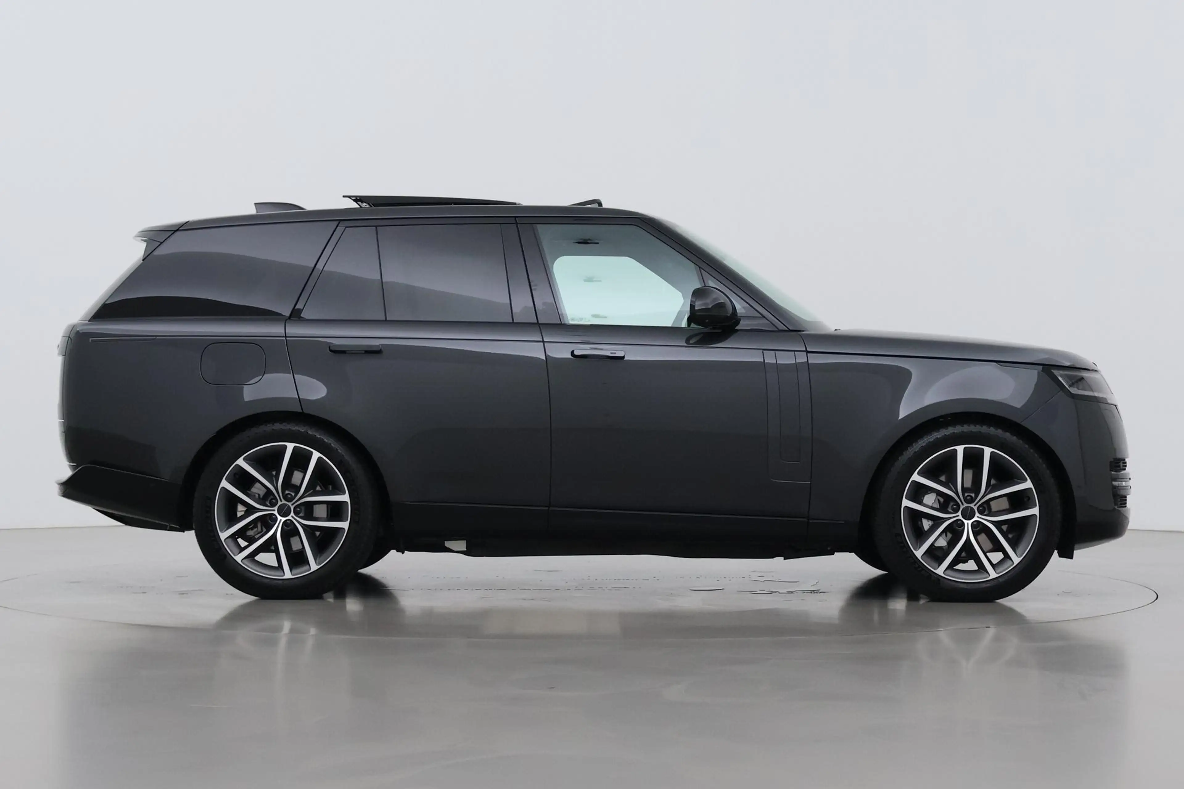 Land Rover Range Rover 3.0 P550e HSE | Meridian 3D | Shadow Exterior Pack — photo 10