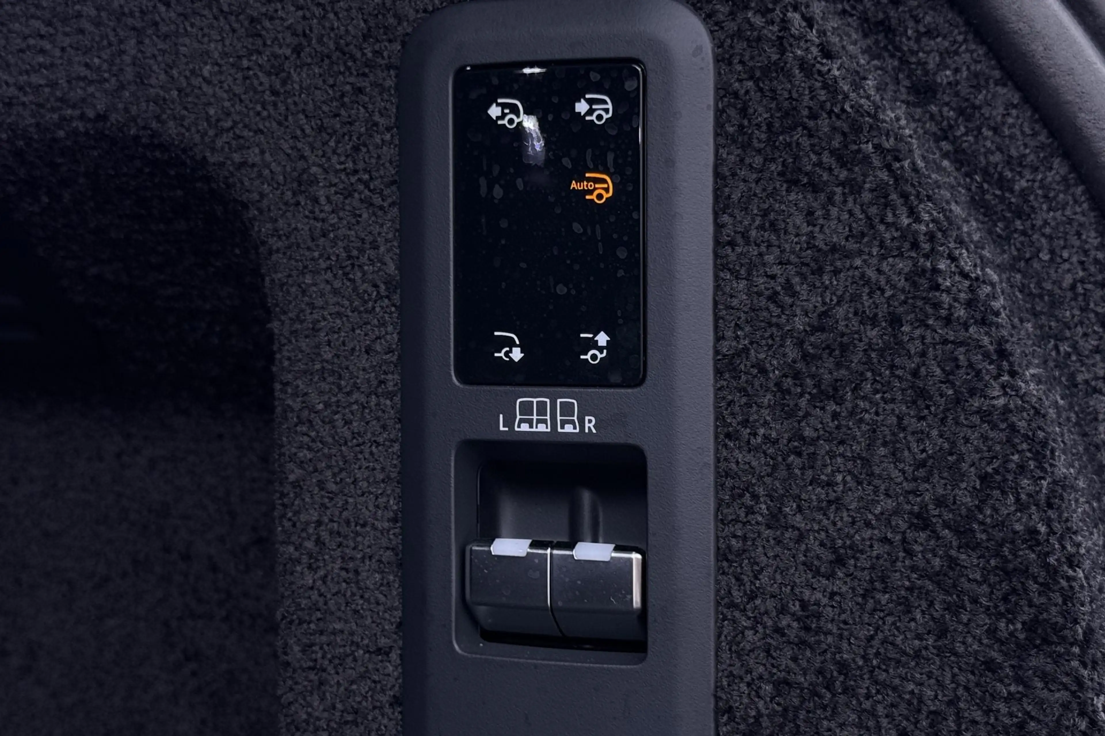 Land Rover Range Rover 3.0 P550e HSE | Meridian 3D | Shadow Exterior Pack — photo 49