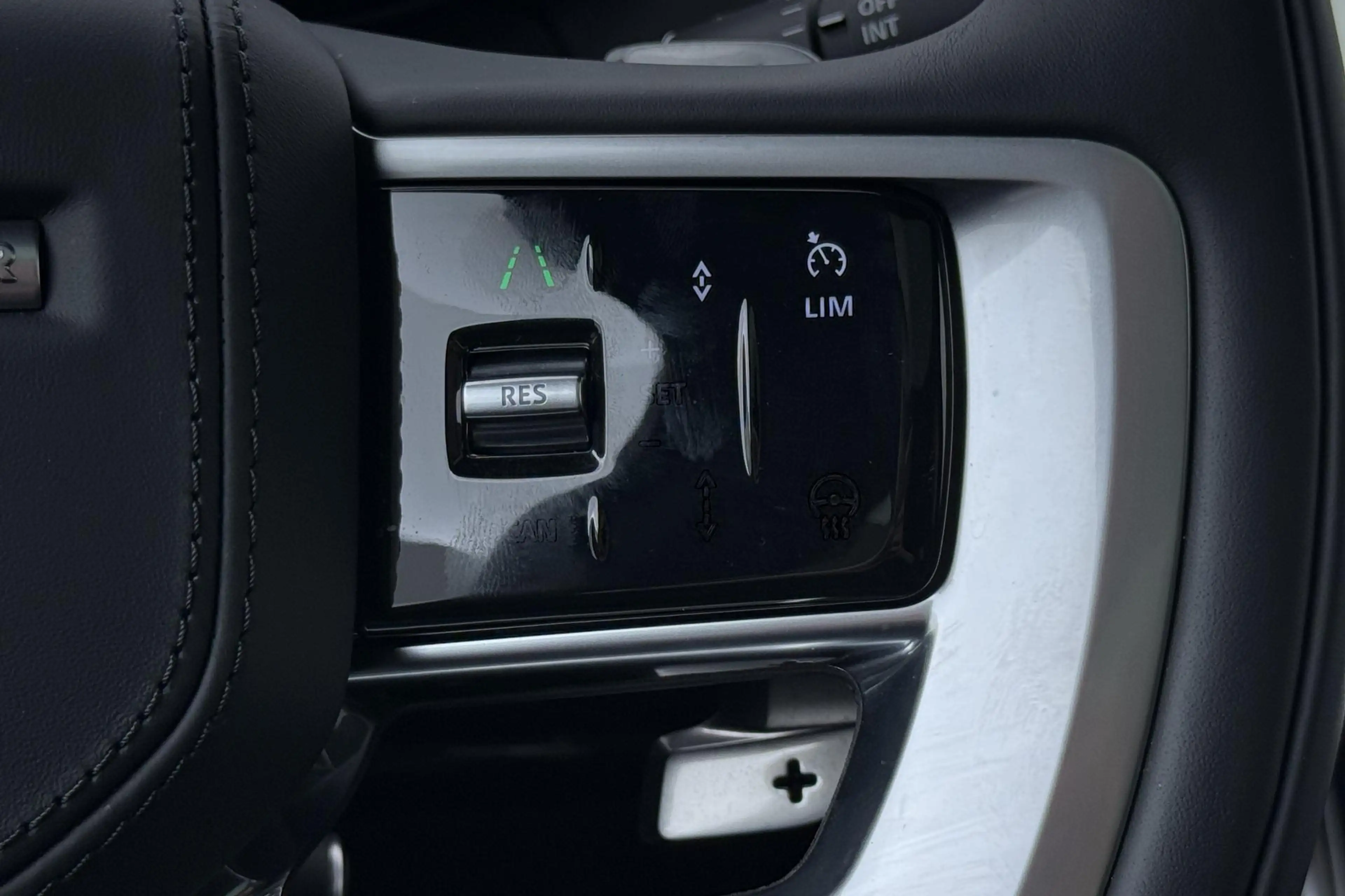 Land Rover Range Rover 3.0 P550e HSE | Meridian 3D | Shadow Exterior Pack — photo 39