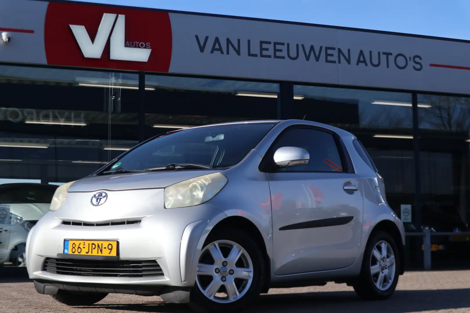 Toyota iQ 1.0 VVTi Comfort | Airco | Radio CD | Goedkoop Rij Сірий - 1