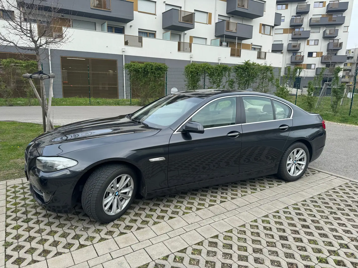 BMW 528 528i Österreich-Paket Aut. Österreich-Paket Grau - 1