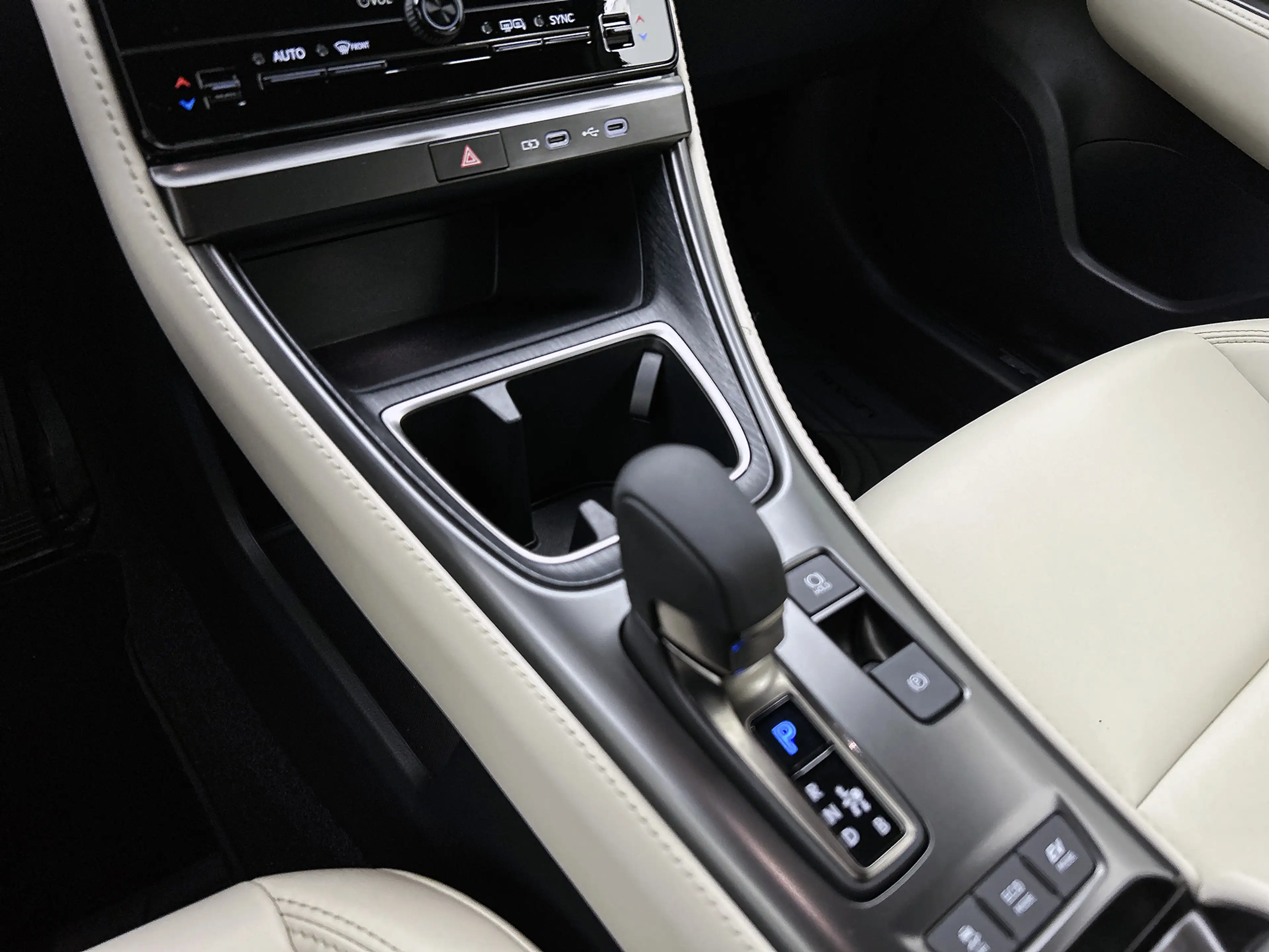Lexus LBX Elegant 2WD | Leder | Stoelverwarming | 18" LM | — photo 11