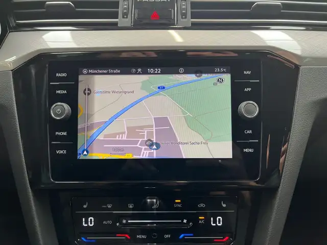 Volkswagen Passat view 14