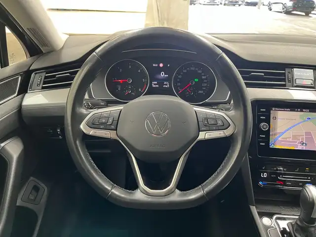 Volkswagen Passat view 13