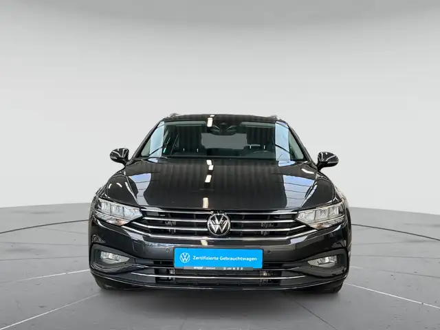 Volkswagen Passat view 2