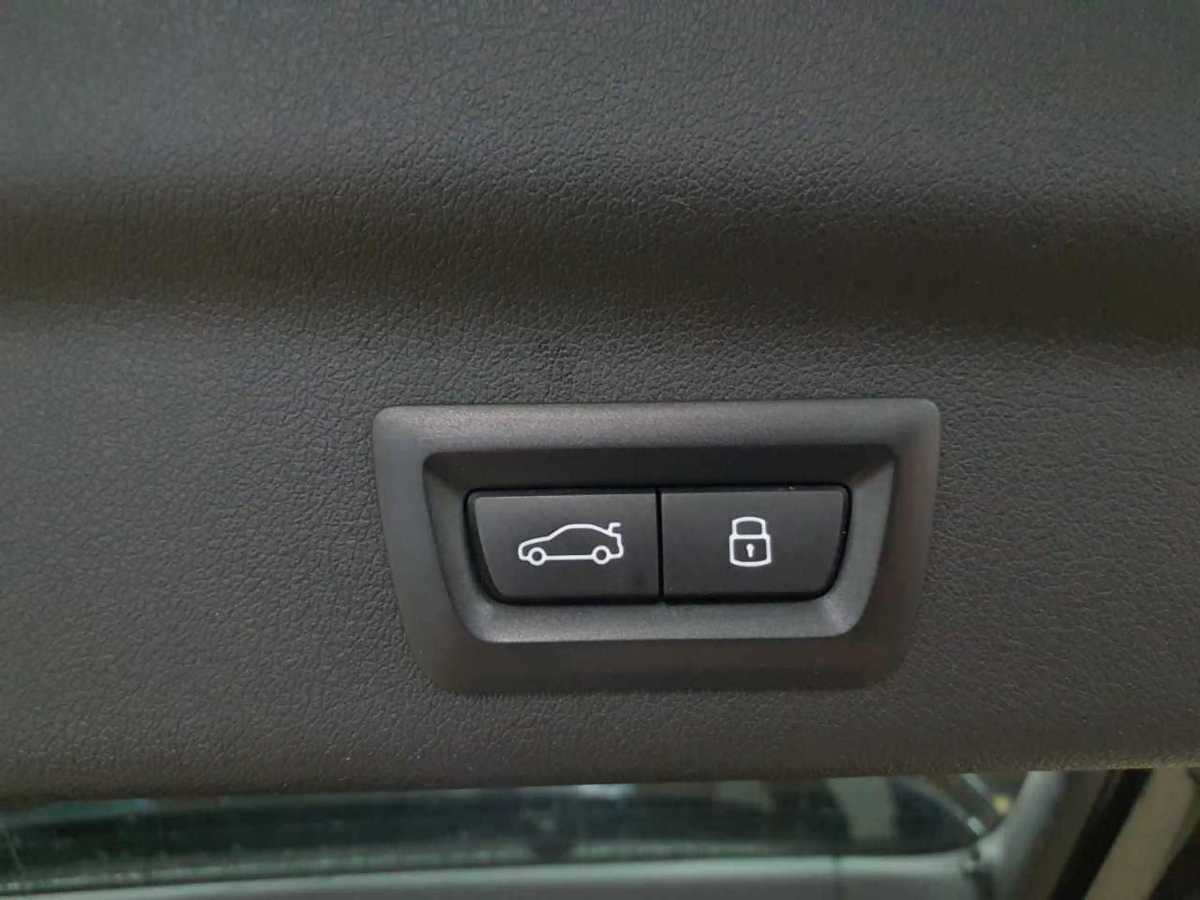 BMW iX1 xDrive30 xLine — photo 16