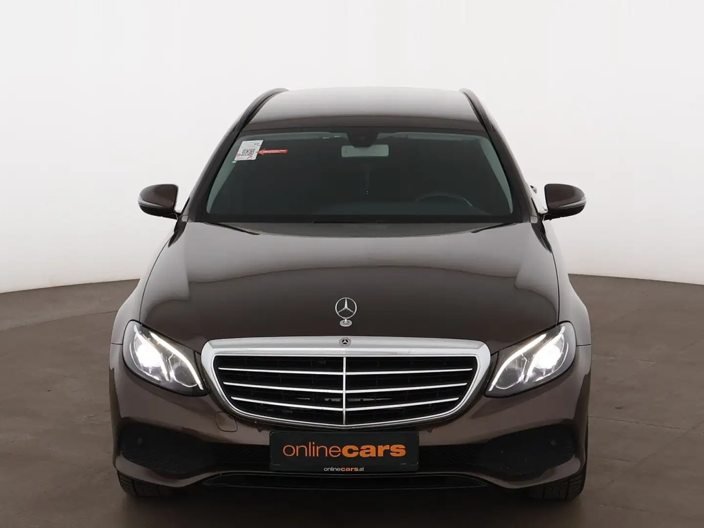 Mercedes-Benz E 220 d 4Matic Aut LED NAVI SITZHZG R-CAM PDC Braun - 2