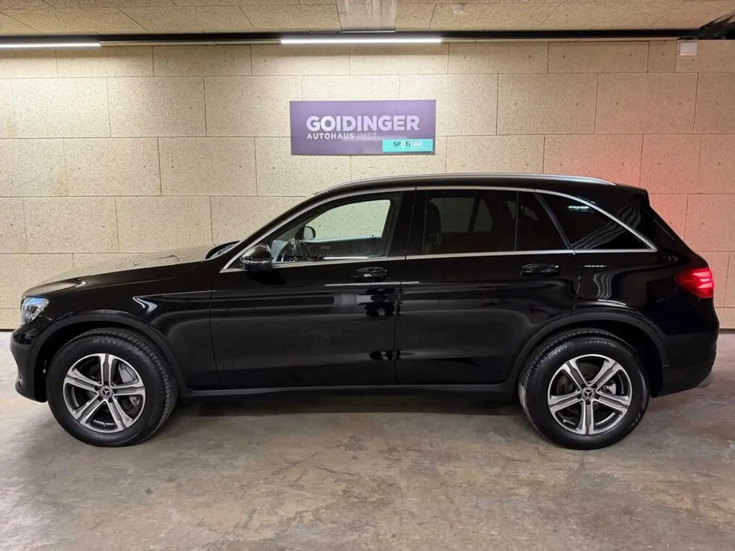 Mercedes-Benz GLC 250 d 4Matic Aut. Schwarz - 2