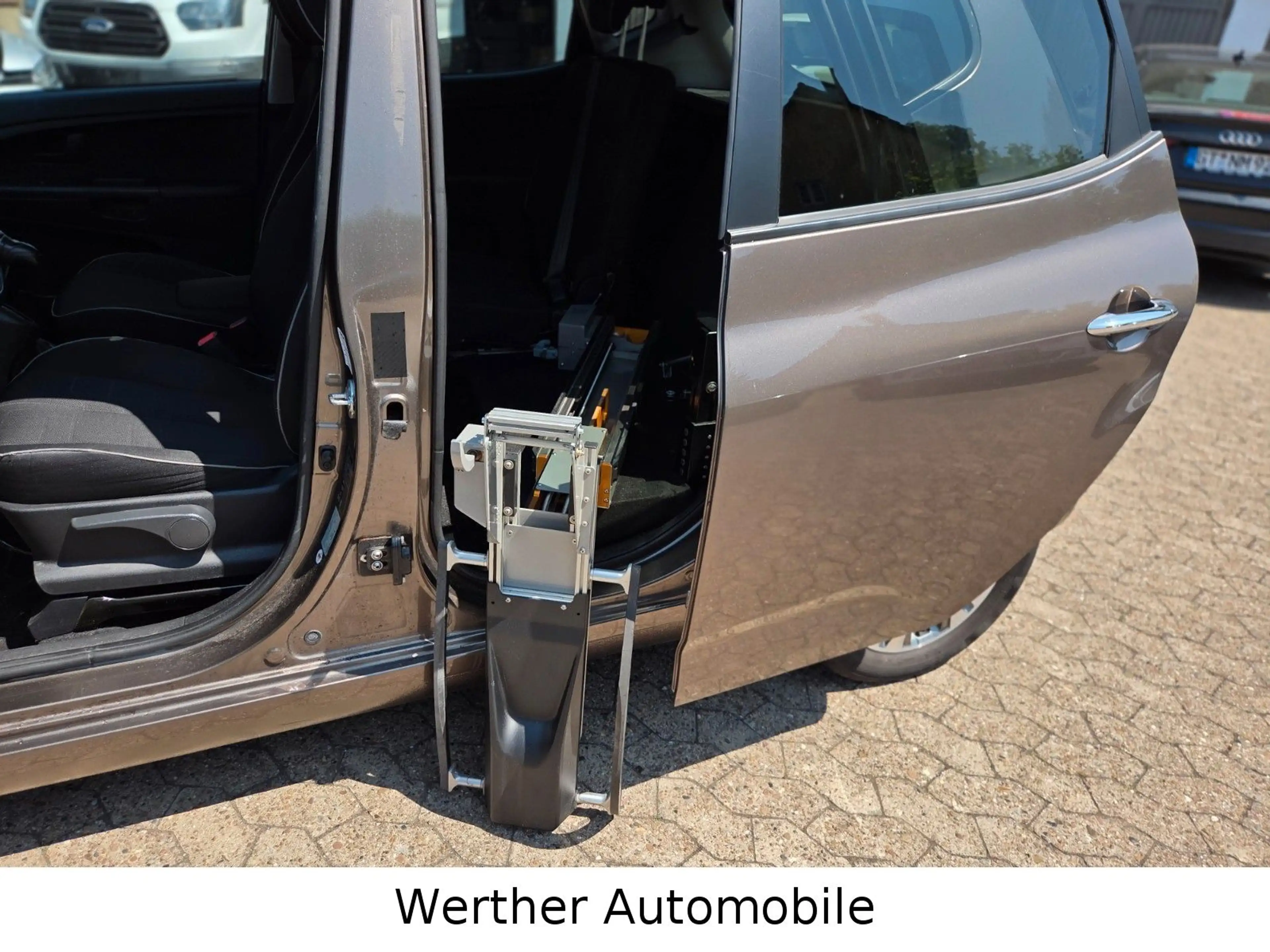 Kia Venga Dream Team/Behindertengerecht Handbedien. — photo 24