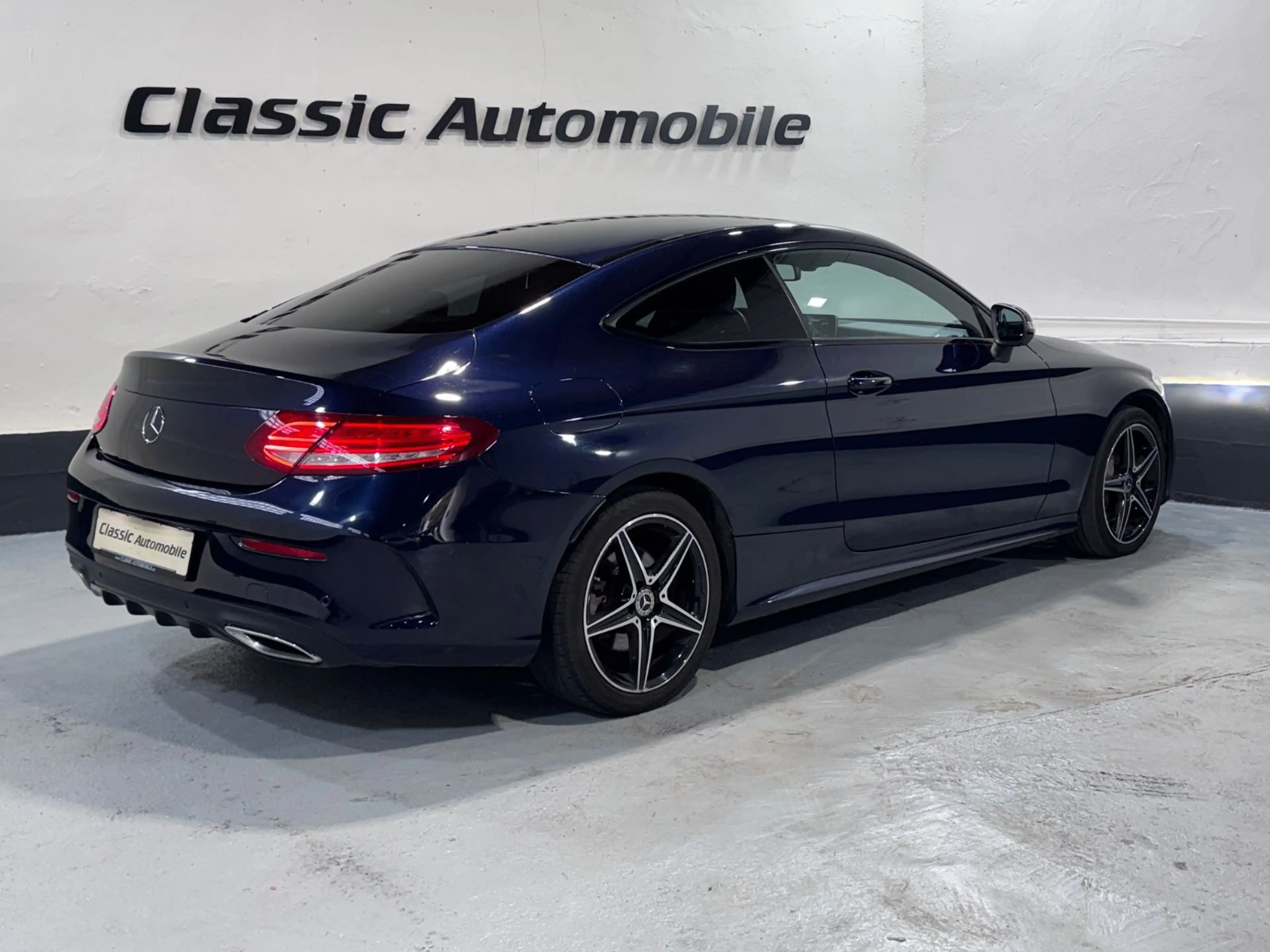 Mercedes-Benz C 250 d Coupe *AMG* — photo 2