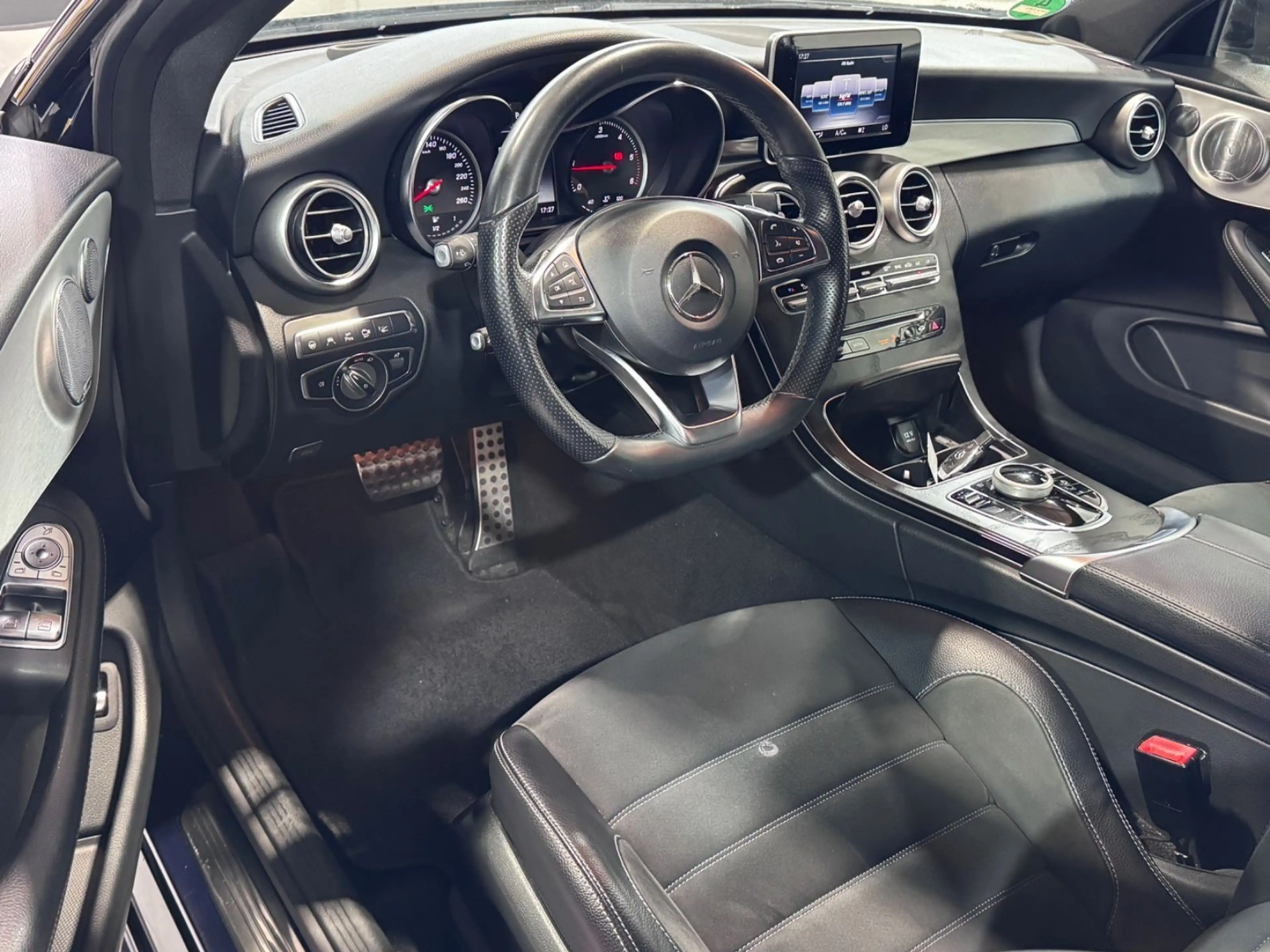 Mercedes-Benz C 250 d Coupe *AMG* — photo 3