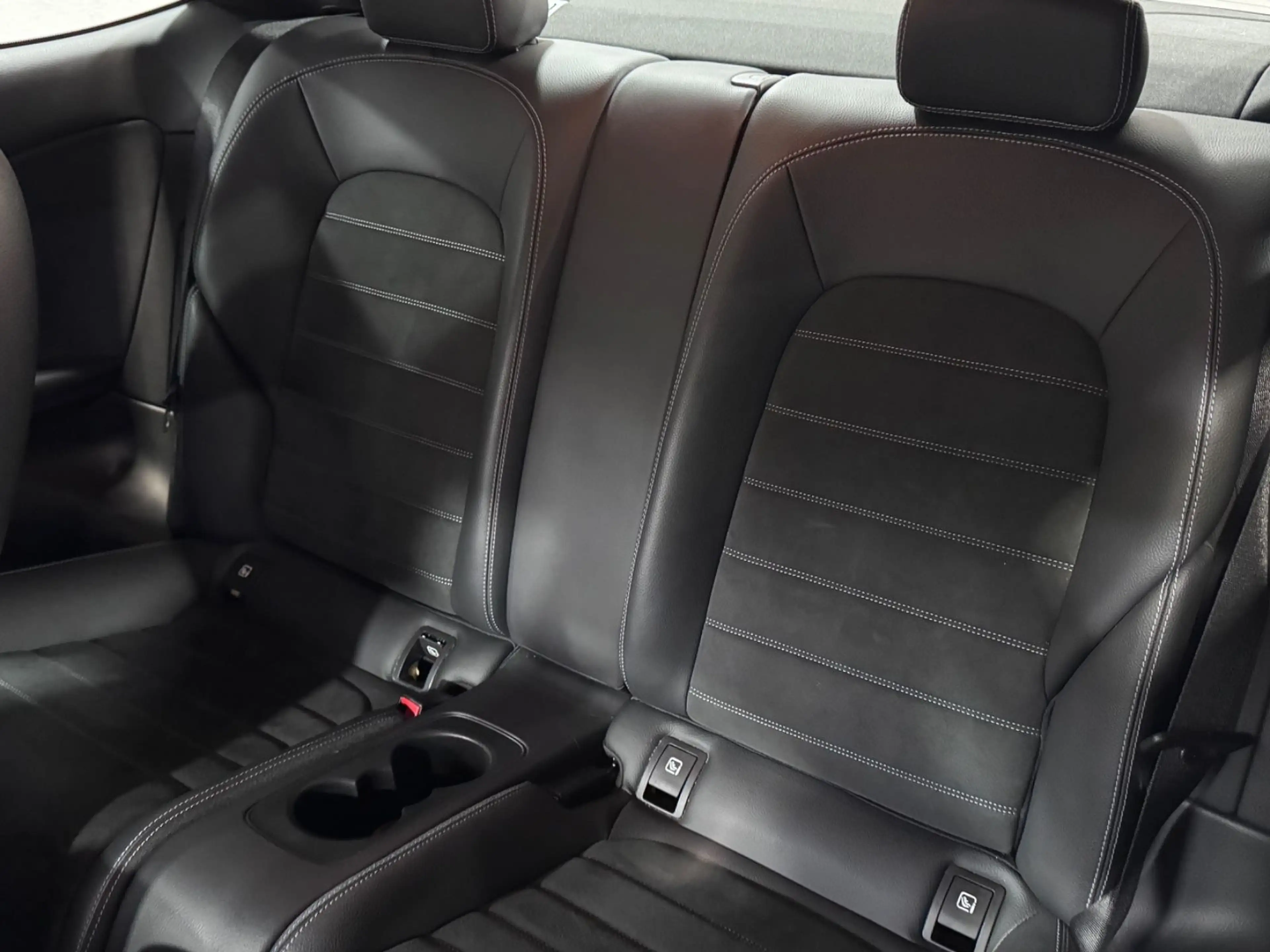 Mercedes-Benz C 250 d Coupe *AMG* — photo 7