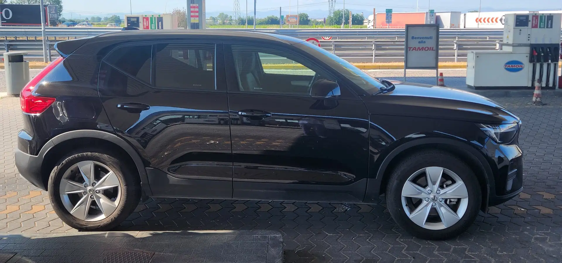 Volvo XC40 XC40 2.0 b3 Core auto Nero - 1