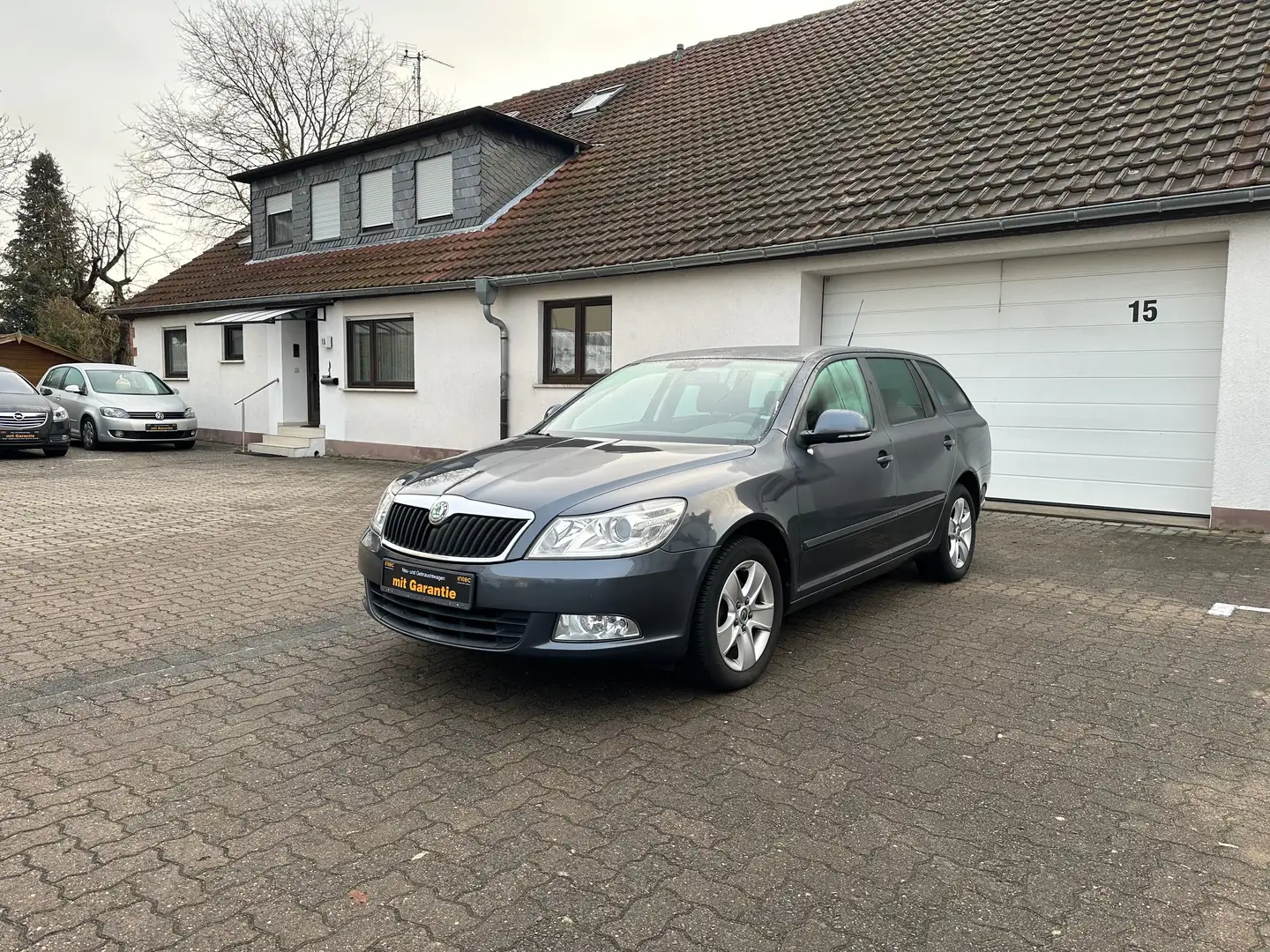 Skoda Octavia Octavia II Combi Diesel Combi 2.0 TDI DPF Elegance Grau - 2