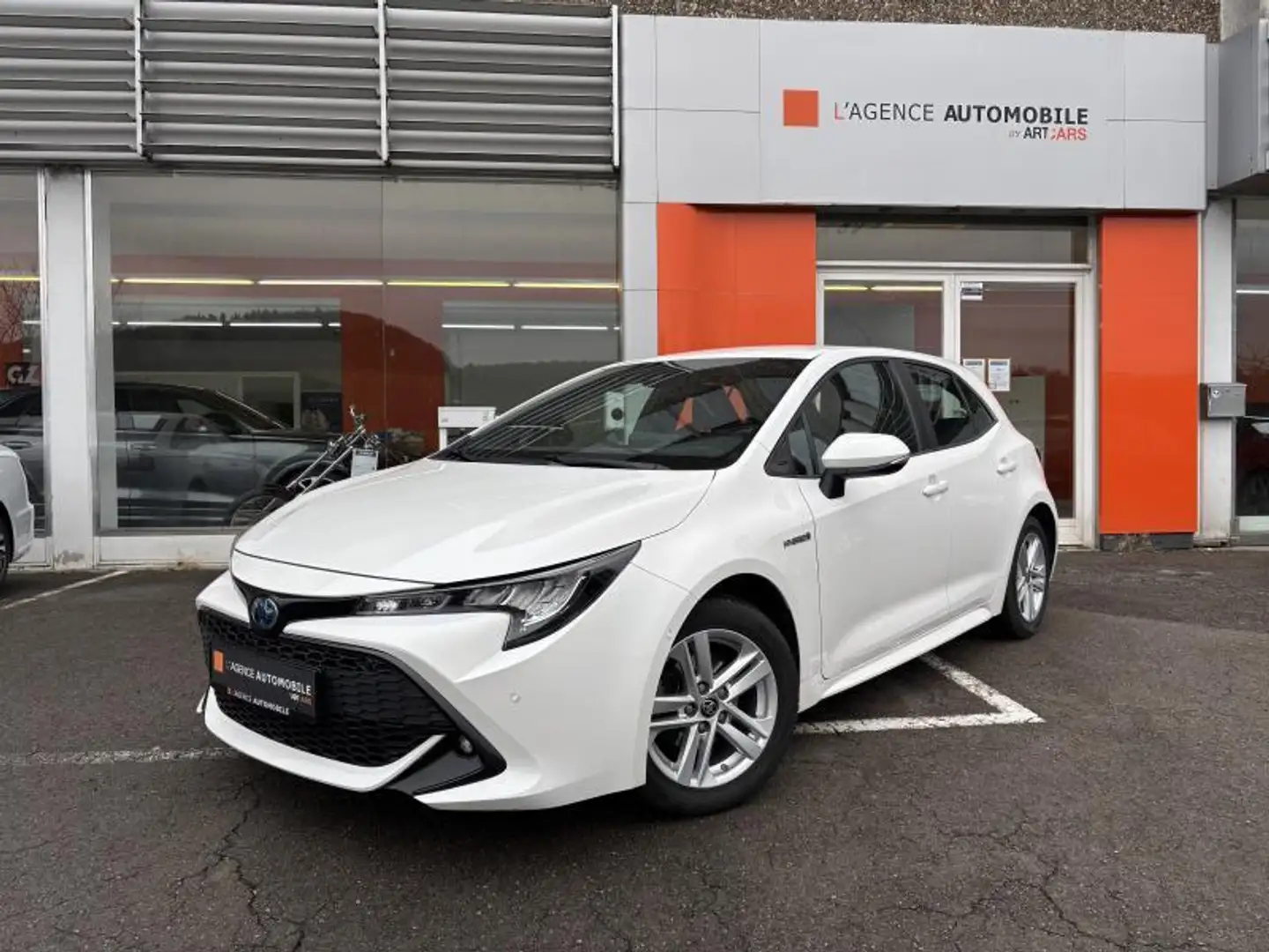 Toyota Corolla HYBRIDE / ESSENCE Blanc - 2