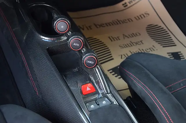 Ferrari 488 GTB Pista *Full Carbon*Matt Paint*Lift*Camera* Ansicht 11