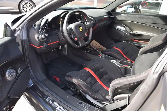 Ferrari 488 GTB Pista *Full Carbon*Matt Paint*Lift*Camera* Ansicht 4