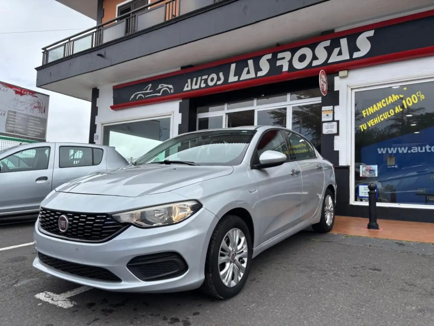 Fiat Tipo Sedán 1.4 Easy Gris - 1