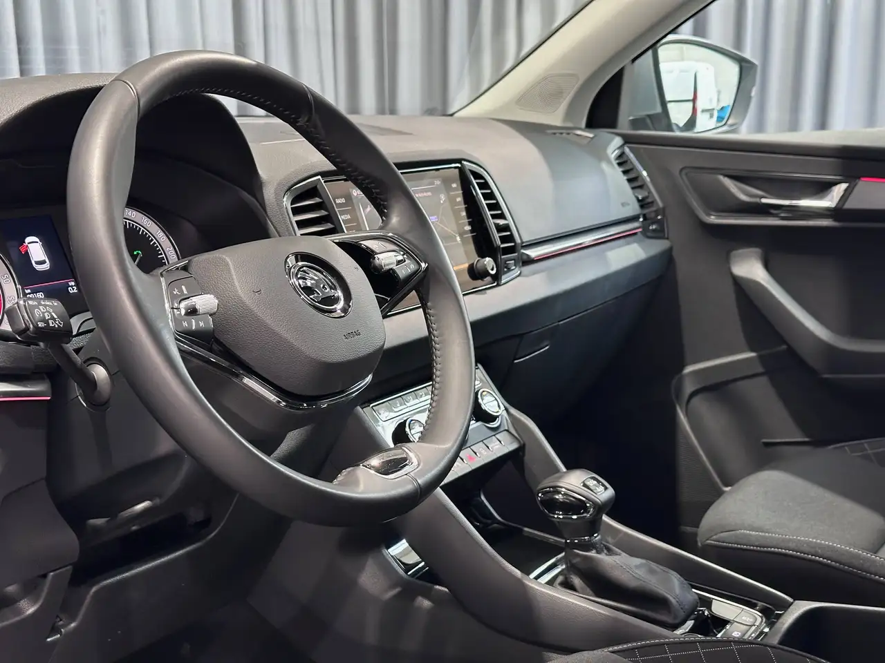 Skoda Karoq 2.0 CR TDi SCR 4x4 DSG *NAVI*CAMERA*LED*TREKHAAK*APPLE CARPLAY*, миниатюра 19