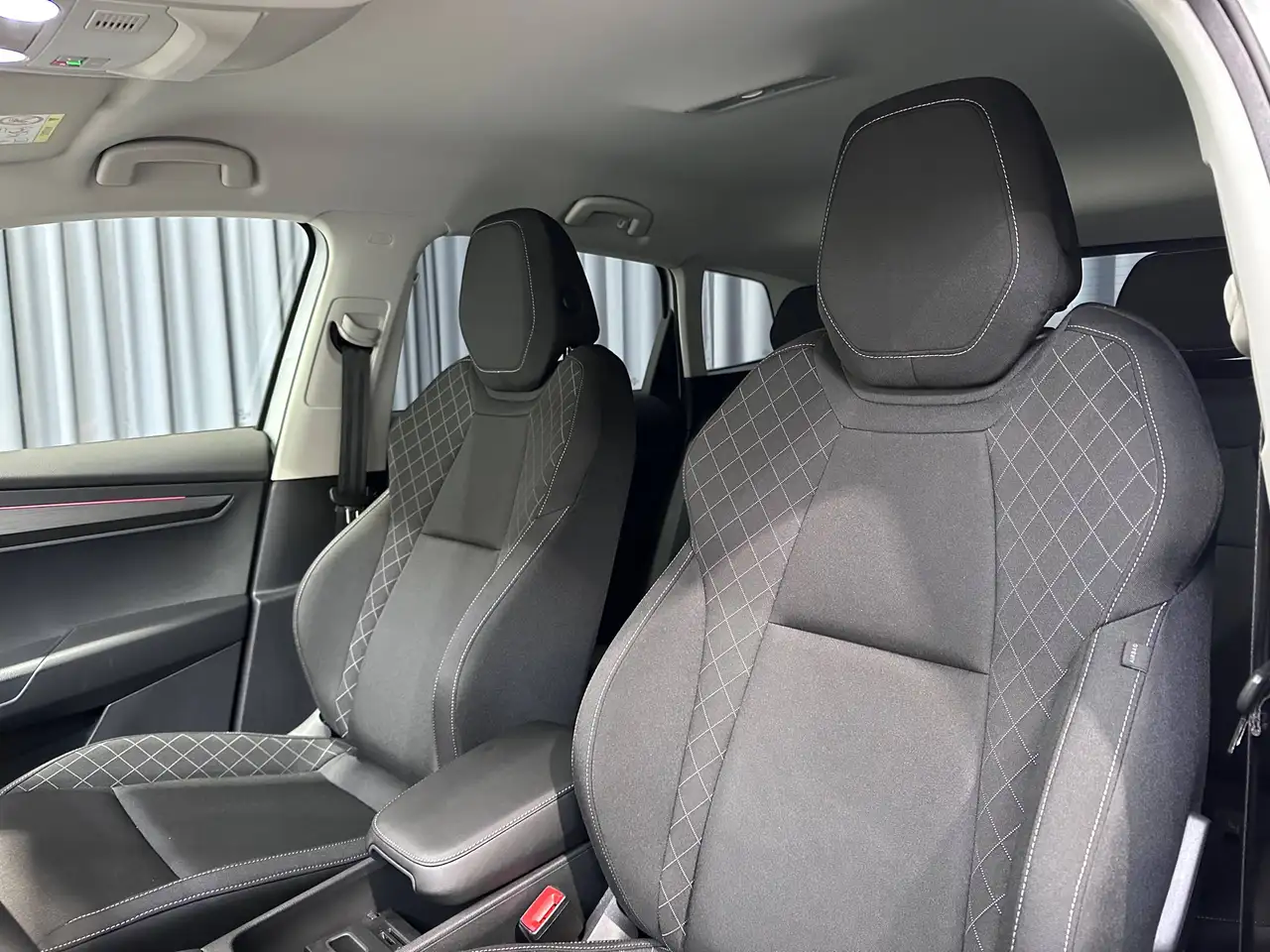 Skoda Karoq 2.0 CR TDi SCR 4x4 DSG *NAVI*CAMERA*LED*TREKHAAK*APPLE CARPLAY*, миниатюра 26