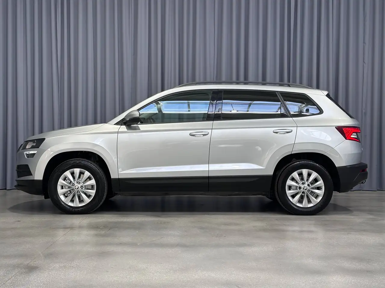 Skoda Karoq 2.0 CR TDi SCR 4x4 DSG *NAVI*CAMERA*LED*TREKHAAK*APPLE CARPLAY*, миниатюра 2