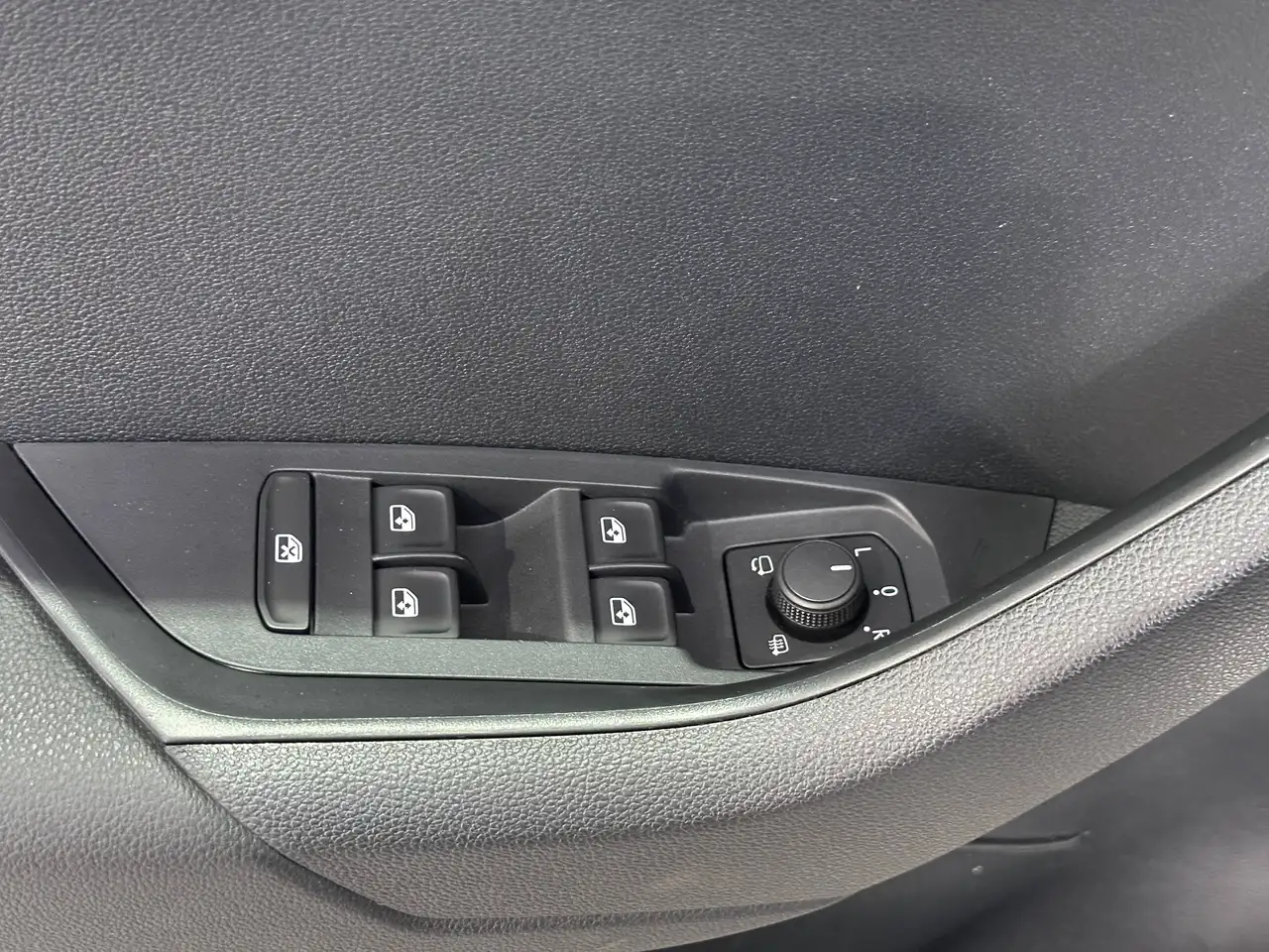 Skoda Karoq 2.0 CR TDi SCR 4x4 DSG *NAVI*CAMERA*LED*TREKHAAK*APPLE CARPLAY*, миниатюра 22