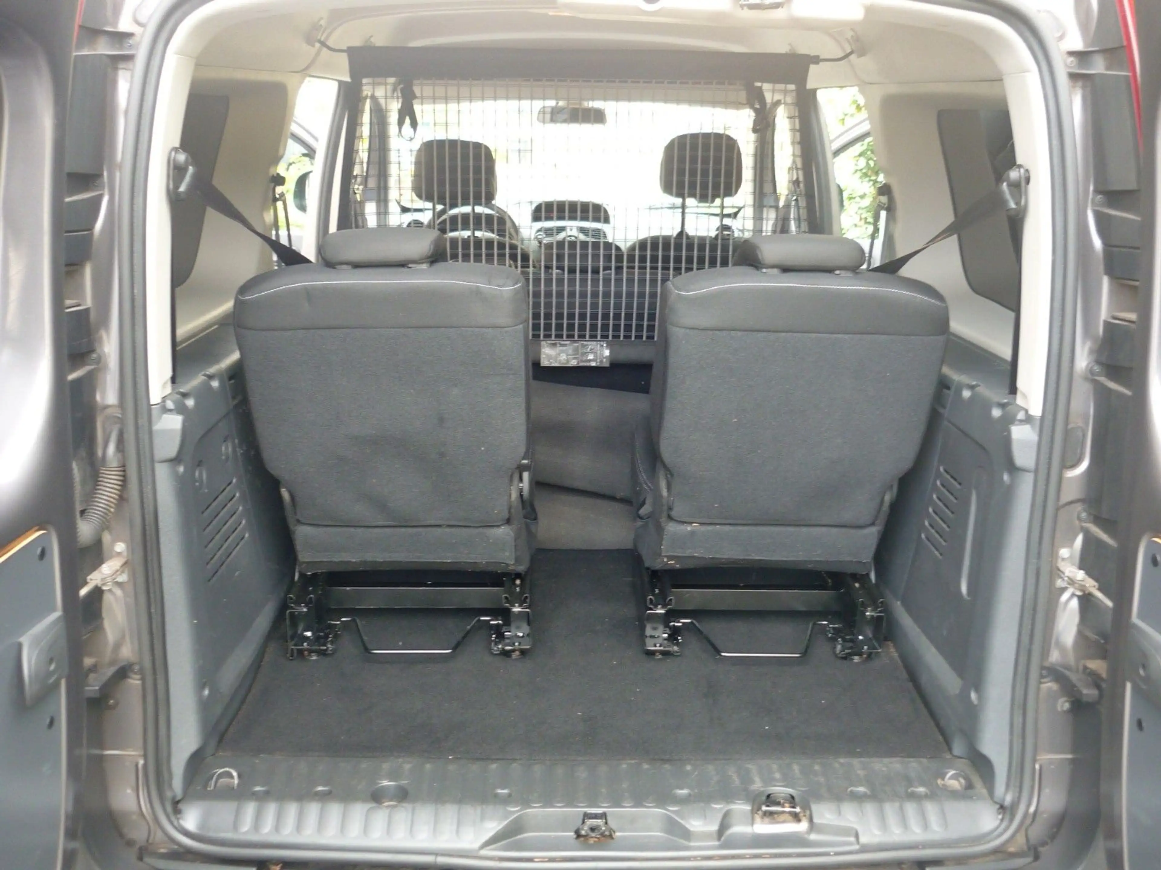 Renault Kangoo KANGOO MAXI+110 DCI+AUTOMATIK+7 SITZER+AHK+1HD ! — photo 14