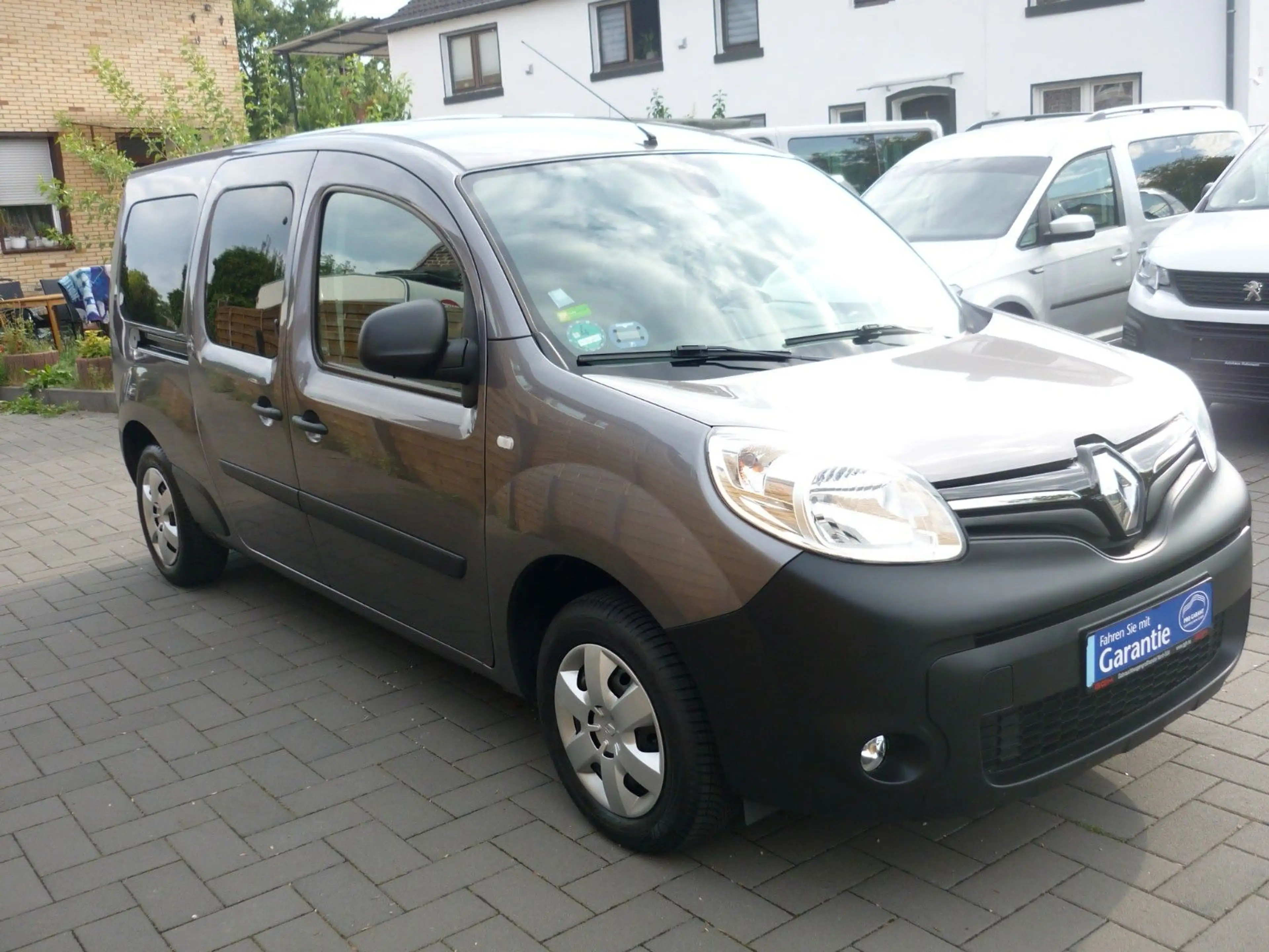 Renault Kangoo KANGOO MAXI+110 DCI+AUTOMATIK+7 SITZER+AHK+1HD ! — photo 3