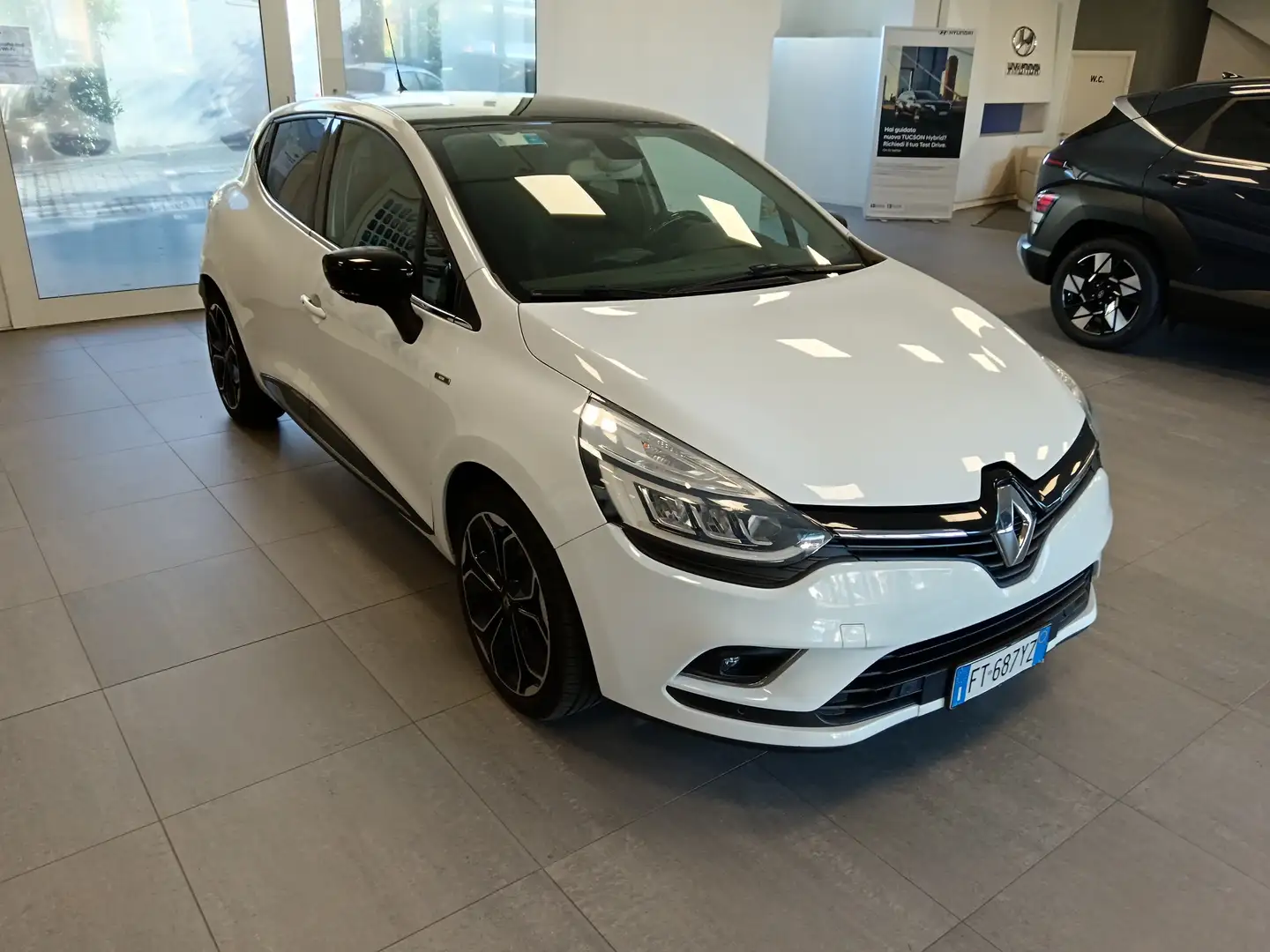 Renault Clio Clio IV 2017 0.9 tce Moschino Intens Gpl 90cv Bianco - 1