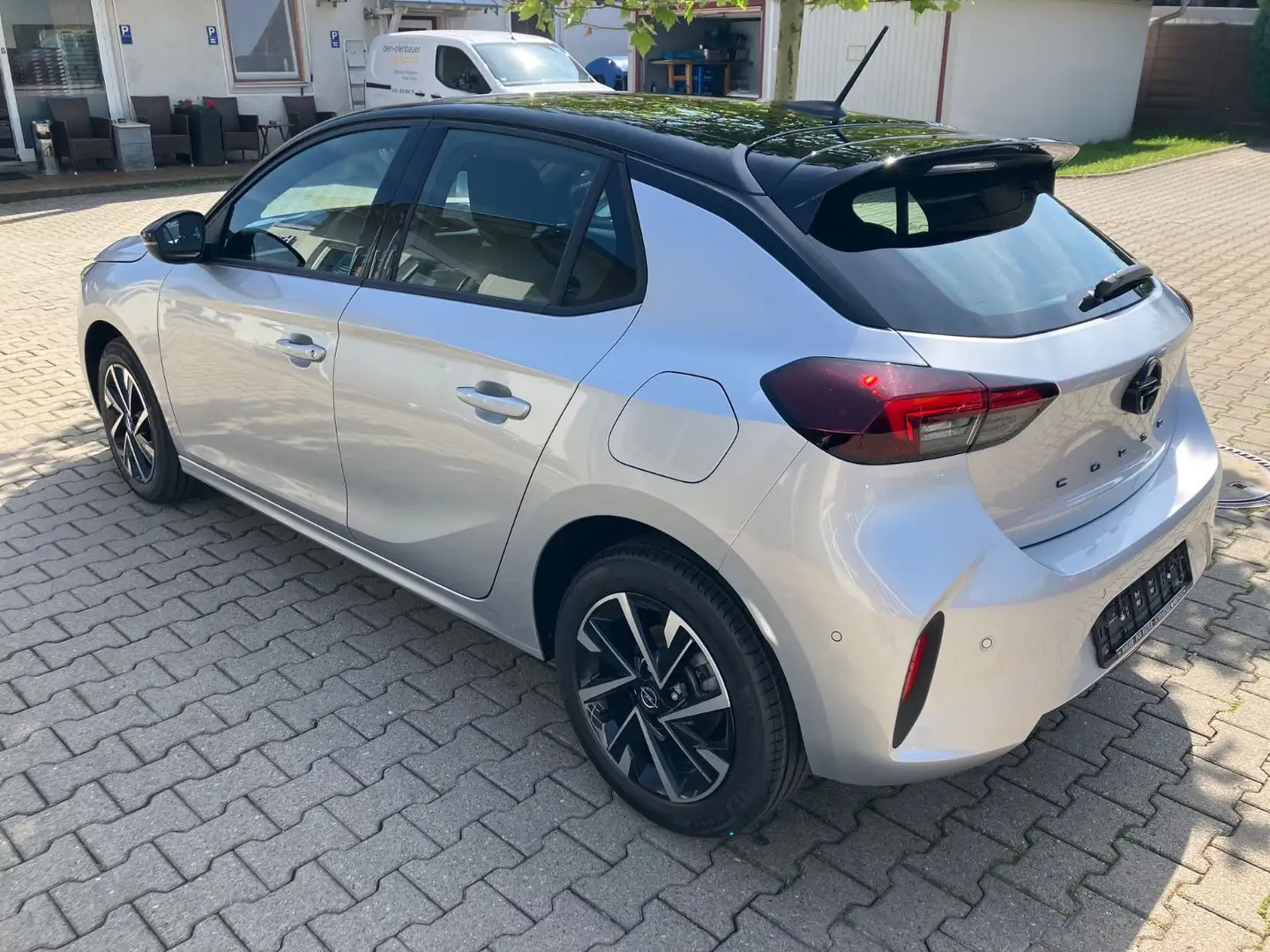 Opel Corsa 1.2 Direct Injection Turbo 74kW GS Auto Silber - 2