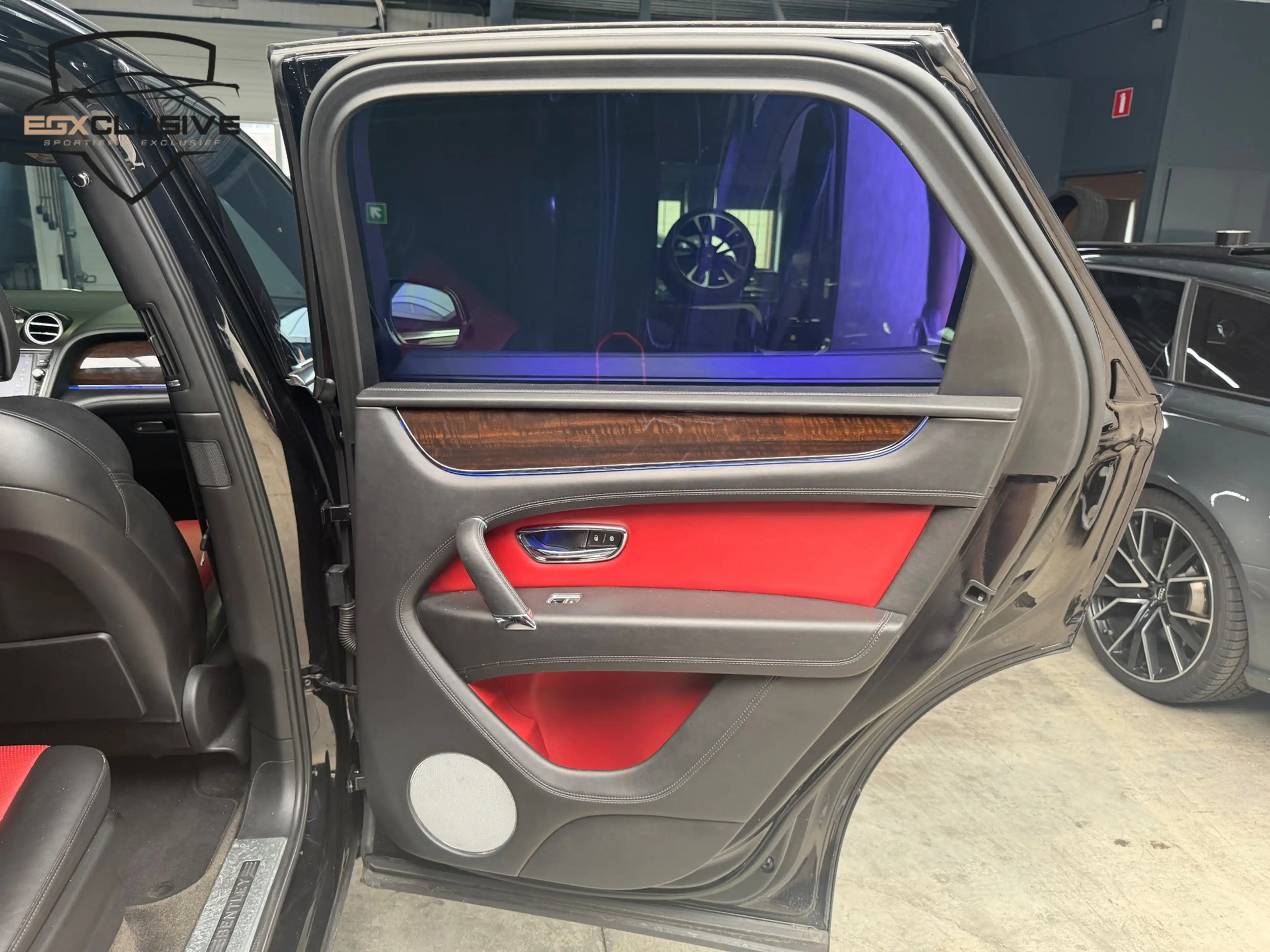 Bentley Bentayga 4.0 D 7p. PANO|360CAMERA|ACC|MEMORY|HUD|MASSAGE — photo 43