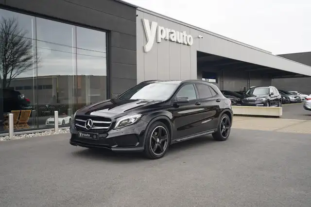 Mercedes-Benz GLA 180 GLA 180 AMG Styling Camera 19"Alu Cruise Led Xenon