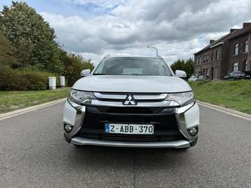 Outlander 2.2 DI-D 4WD Unlimited Edition