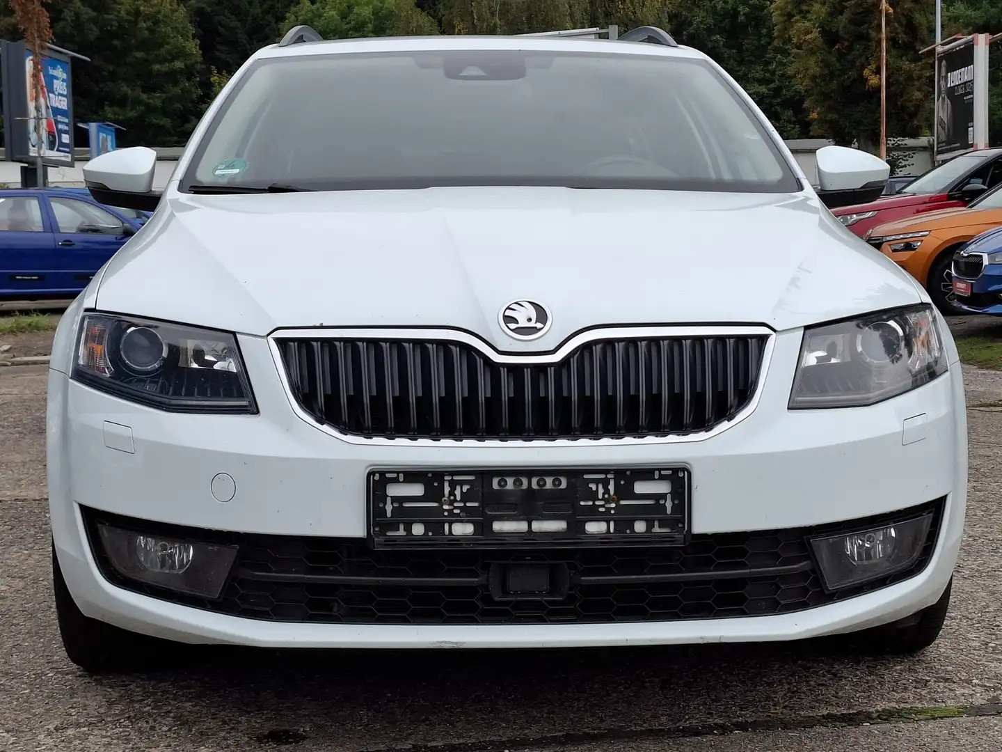 Skoda Octavia Style 2.0 TDI / Automatik / TÜV 05.2027 Weiß - 2