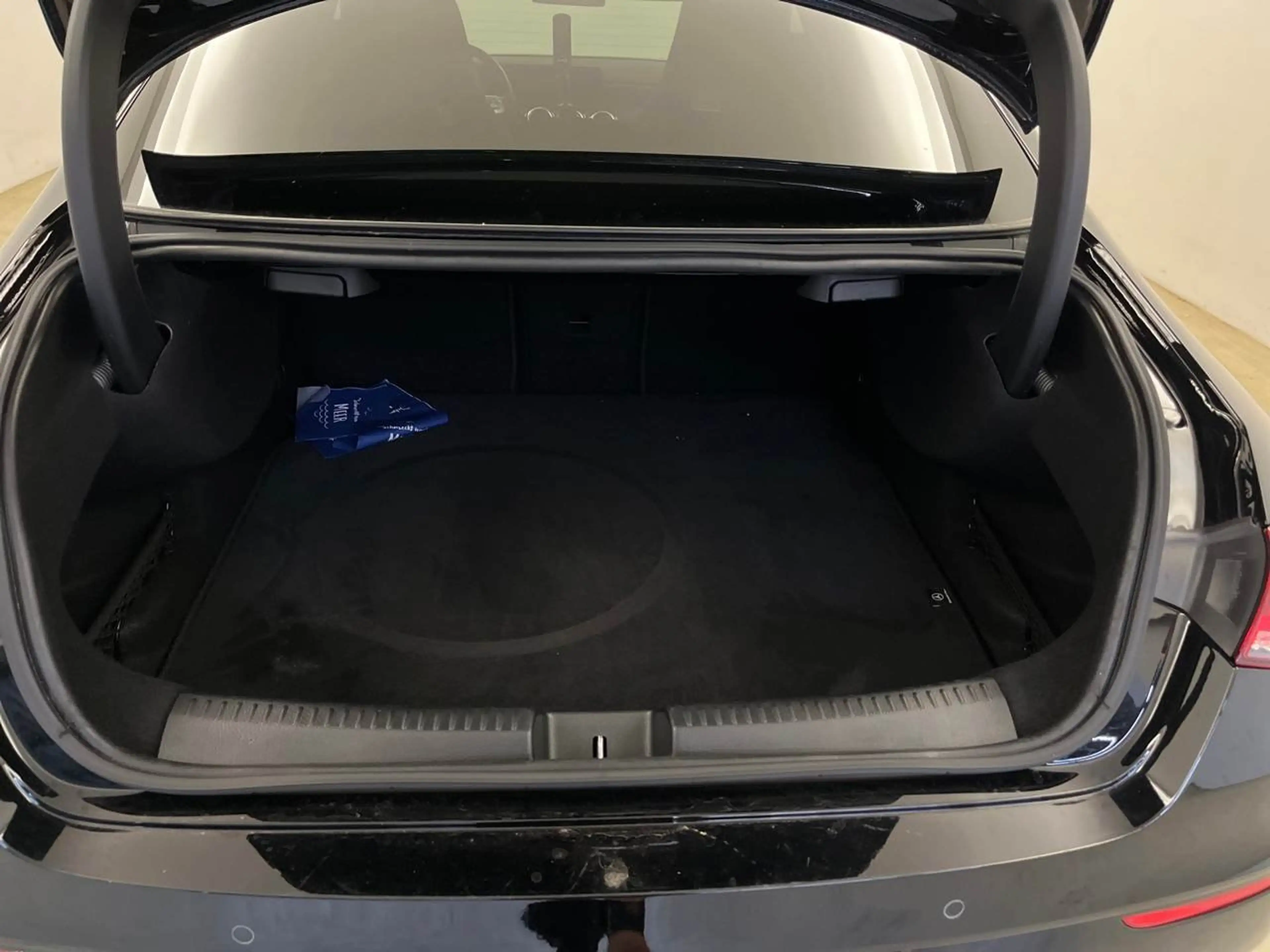 Mercedes-Benz CLA 220 d AMG Line AHK SpoSi StHz Key LED Lane — photo 12