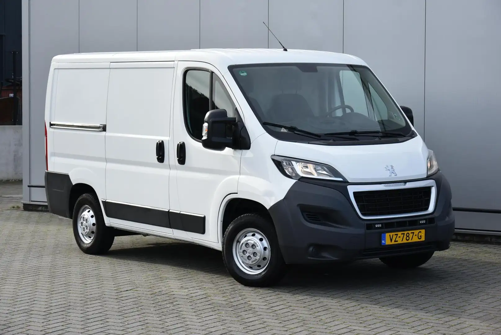 Peugeot Boxer Bestel 330 2.2 HDI L1H2 XR Wit - 1
